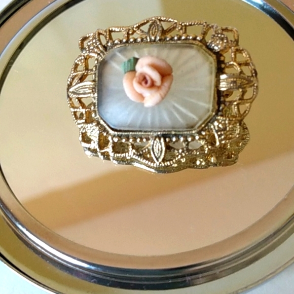 1928 Pendant Gold Filigree Rose Bud - Picture 2 of 4